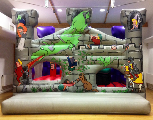 Snappy Dragon bouncy castle